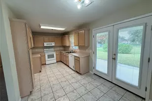 505 E Calhoun St, El Campo, TX 77437 - Photo 8