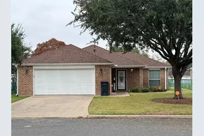 505 E Calhoun Street, El Campo, TX 77437 - Photo 2