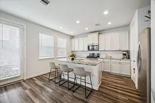 9906 Brickhouse Dr, Houston, TX 77080 - Photo 6