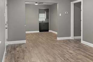 1308 N Rock Island St, Angleton, TX 77515 - Photo 6