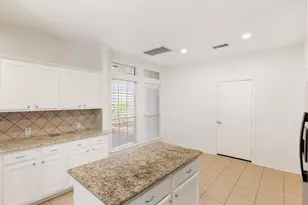 19 Endor Forest Pl, The Woodlands, TX 77382 - Photo 12