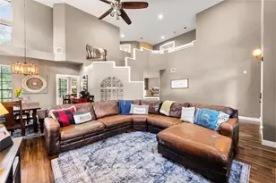 154 S Cochrans Green Cir, The Woodlands, TX 77381 - Photo 4