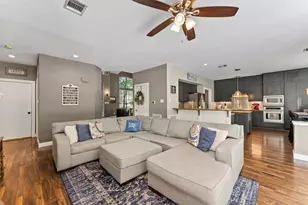 154 S Cochrans Green Cir, The Woodlands, TX 77381 - Photo 22