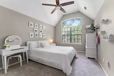 154 S Cochrans Green Circle, The Woodlands, TX 77381 - Photo 32