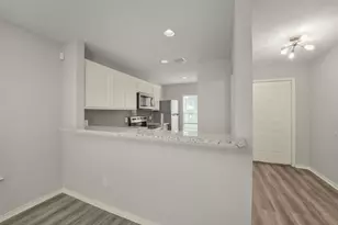 750 Redwing Park Dr, Houston, TX 77009 - Photo 2