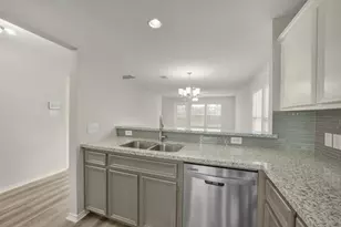750 Redwing Park Dr, Houston, TX 77009 - Photo 8