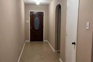 10910 Thorncliff Dr, Humble, TX 77396 - Photo 4