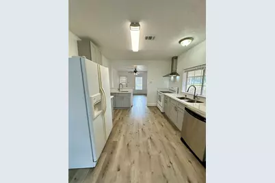 5506 David Street, Dickinson, TX 77539 - Photo 8