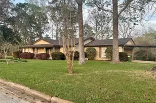 458 E Lake Dr, Livingston, TX 77351 - Photo 24