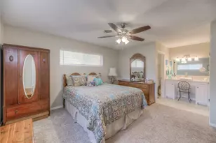 458 E Lake Dr, Livingston, TX 77351 - Photo 12