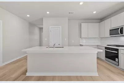 2462 N Heritage Drive, Dayton, TX 77535 - Photo 2