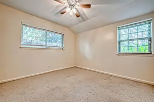 918 Wycliffe Dr, Houston, TX 77079 - Photo 24
