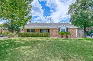 918 Wycliffe Dr, Houston, TX 77079 - Photo 1