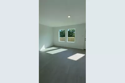 327 Parkin Court, Conroe, TX 77303 - Photo 10