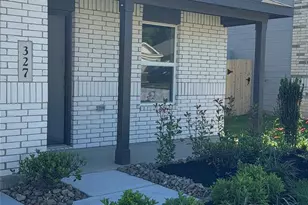 327 Parkin Ct, Conroe, TX 77303 - Photo 2