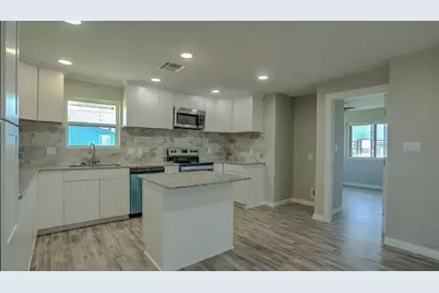 13131 Buccaneer Parkway, Freeport, TX 77541 - Photo 4