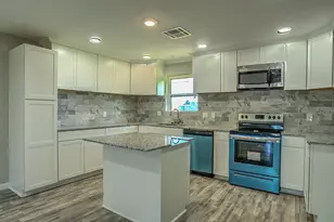 13131 Buccaneer Pkwy, Freeport, TX 77541 - Photo 6