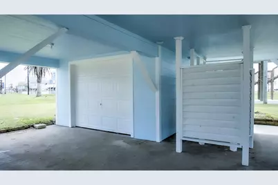 13131 Buccaneer Parkway, Freeport, TX 77541 - Photo 16