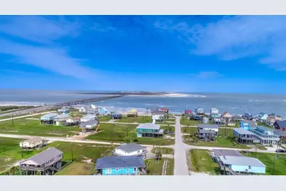 13131 Buccaneer Parkway, Freeport, TX 77541 - Photo 20