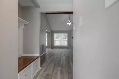 31 Maywind Court, The Woodlands, TX 77381 - Photo 4