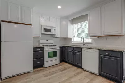 31 Maywind Court, The Woodlands, TX 77381 - Photo 10