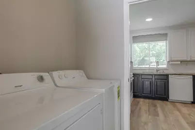 31 Maywind Court, The Woodlands, TX 77381 - Photo 14