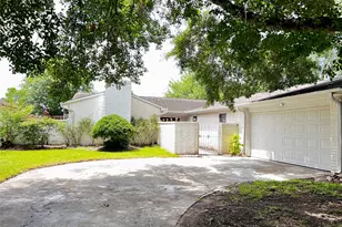 13819 Wickersham Ln, Houston, TX 77077 - Photo 2