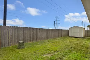 8026 Brooks Crossing Dr, Baytown, TX 77521 - Photo 32