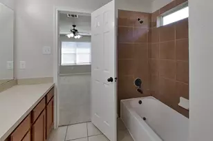 12022 Green Bluff Ct, Houston, TX 77044 - Photo 10