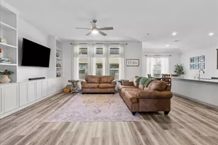 723 Kingwood Dr, League City, TX 77573 - Photo 8