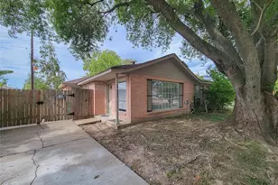 17008 Mercado Dr, Houston, TX 77083 - Photo 2
