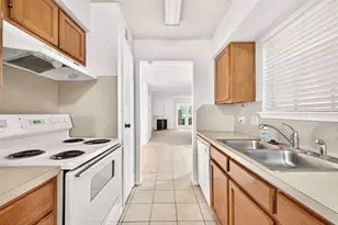 1515 Sandy Springs Rd, Houston, TX 77042 - Photo 16