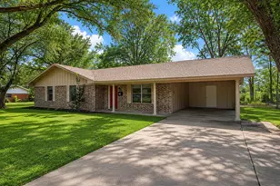122 Charles St, Crockett, TX 75835 - Photo 1