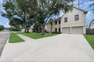 3035 Aspen Hollow Ln, Sugar Land, TX 77479 - Photo 4