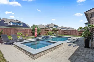 13018 Wintery Tide Dr, Texas City, TX 77568 - Photo 2