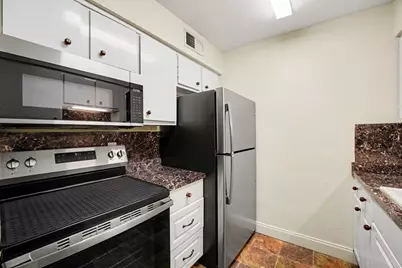 7575 Katy Freeway #84, Houston, TX 77024 - Photo 12