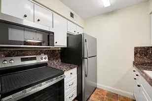 7575 Katy Fwy, Houston, TX 77024 - Photo 12