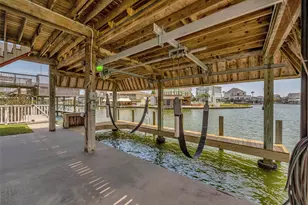 1327 Tiki Dr, Tiki Island, TX 77554 - Photo 50