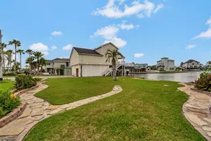 1327 Tiki Dr, Tiki Island, TX 77554 - Photo 32