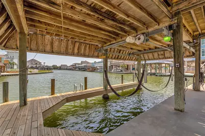 1327 Tiki Drive, Tiki Island, TX 77554 - Photo 48