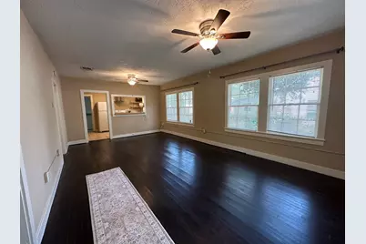 706 W Willis Street, Alvin, TX 77511 - Photo 2