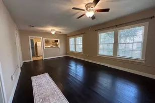 706 W Willis St, Alvin, TX 77511 - Photo 2