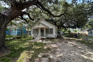706 W Willis St, Alvin, TX 77511 - Photo 14