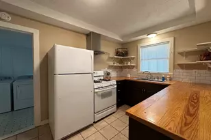706 W Willis St, Alvin, TX 77511 - Photo 4