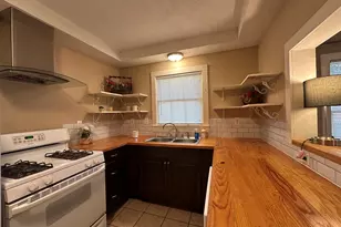 706 W Willis St, Alvin, TX 77511 - Photo 6