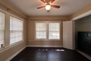 706 W Willis St, Alvin, TX 77511 - Photo 10