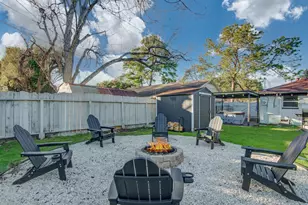 9515 Meadowglen Ln, Houston, TX 77063 - Photo 32