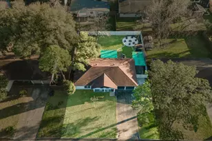 9515 Meadowglen Ln, Houston, TX 77063 - Photo 44