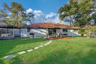9515 Meadowglen Ln, Houston, TX 77063 - Photo 40