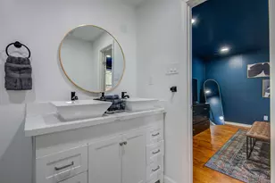 9515 Meadowglen Ln, Houston, TX 77063 - Photo 16